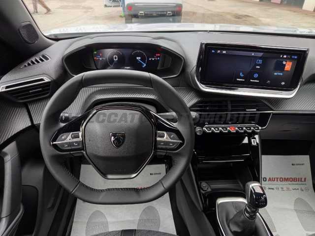 Peugeot 2008 1.2l - white