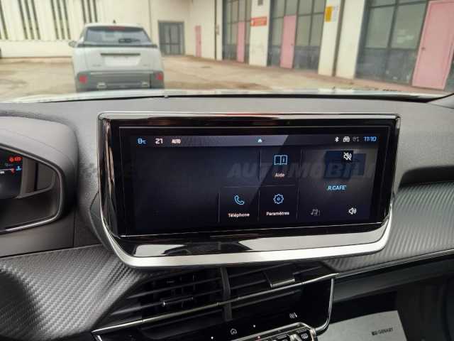 Peugeot 2008 1.2l - white