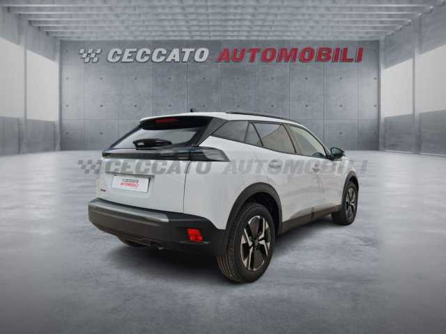 Peugeot 2008 1.2l - white