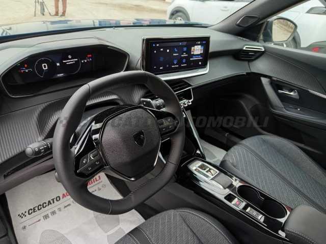 Peugeot 2008 1.2l - blue