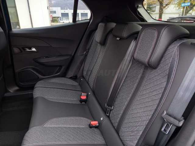 Peugeot 2008 1.2l - blue