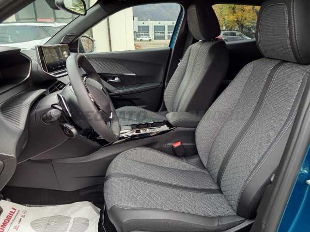 Peugeot 2008 1.2l - blue