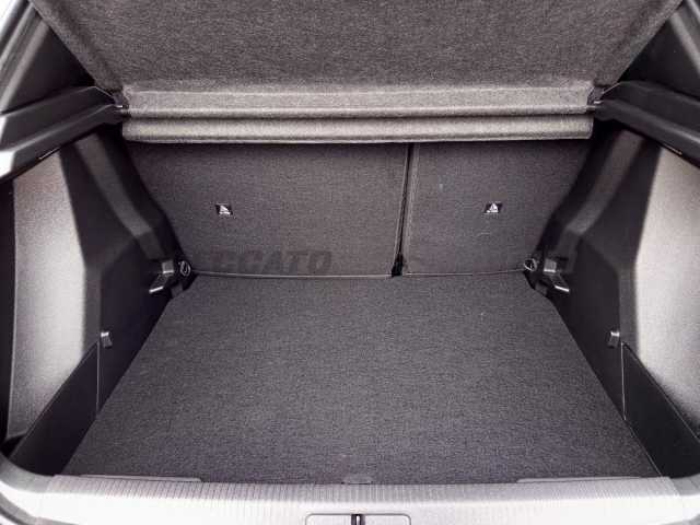 Peugeot 2008 1.2l - white