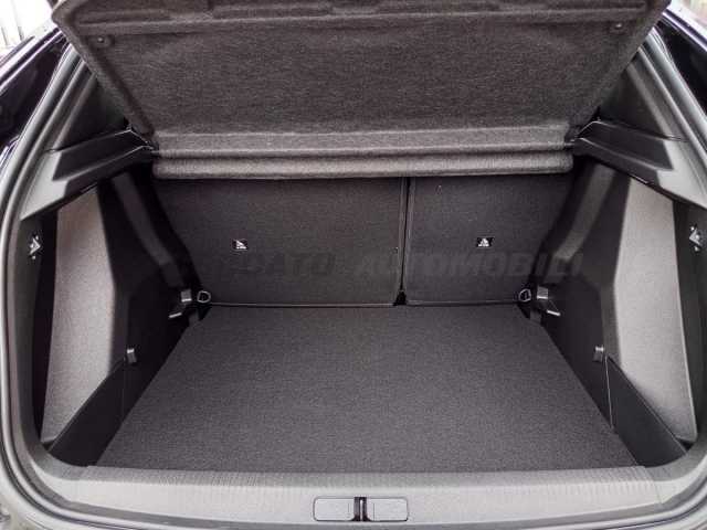 Peugeot 2008 1.2l - black