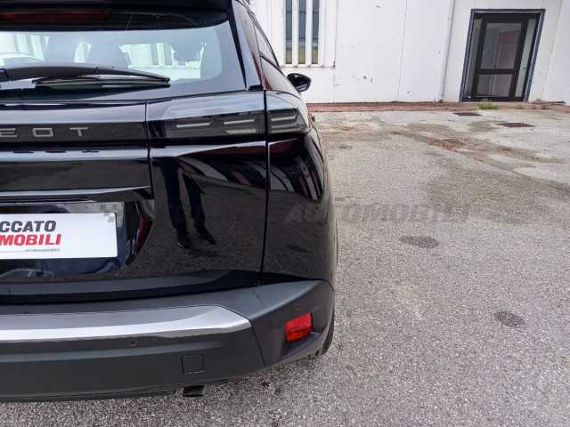 Peugeot 2008 1.2l - black