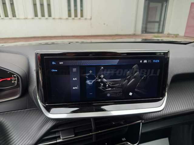 Peugeot 2008 1.2l - black