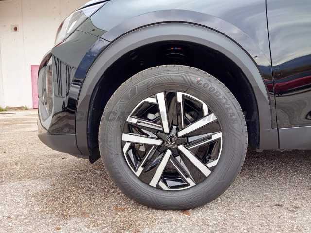 Peugeot 2008 1.2l - black