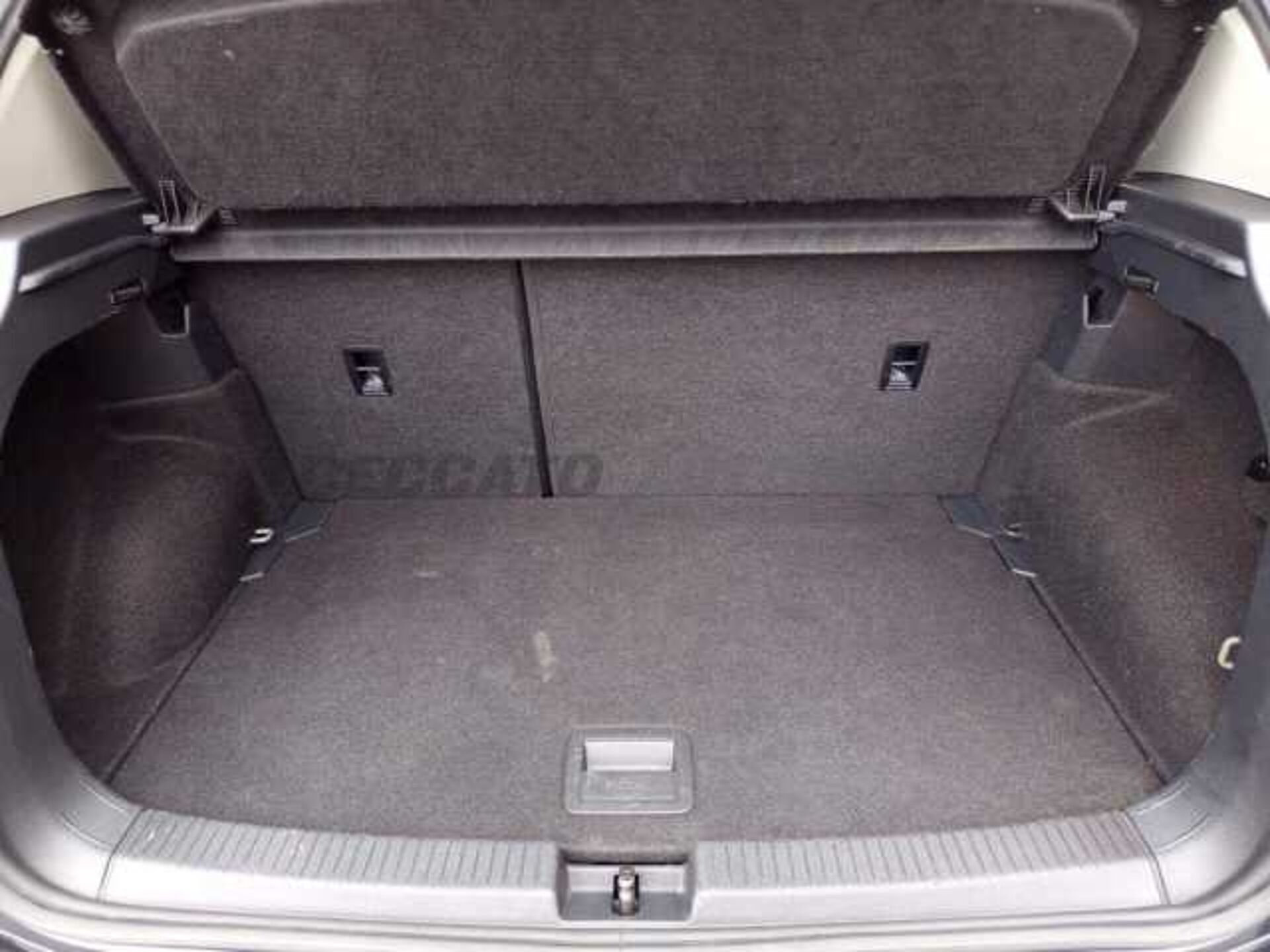 Volkswagen 1.0l - black