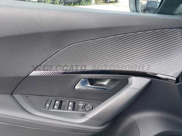 Peugeot 2008 1.2l - blue