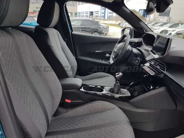 Peugeot 2008 1.2l - blue