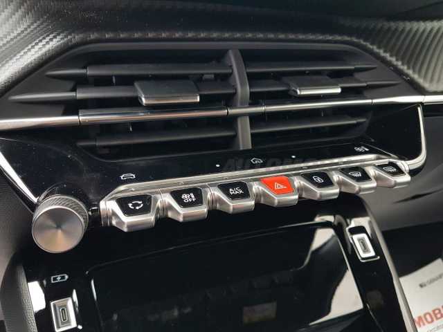 Peugeot 2008 1.2l - blue