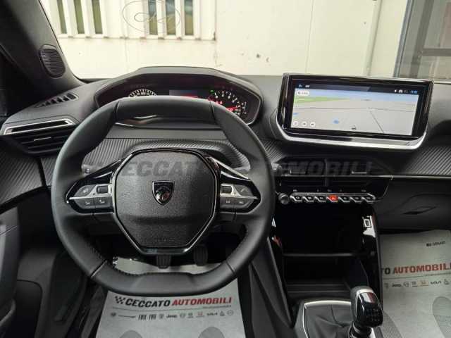 Peugeot 2008 1.2l - white