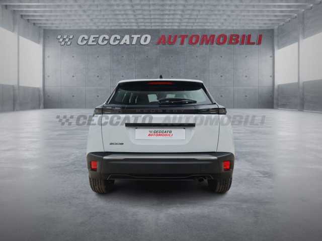 Peugeot 2008 1.2l - white