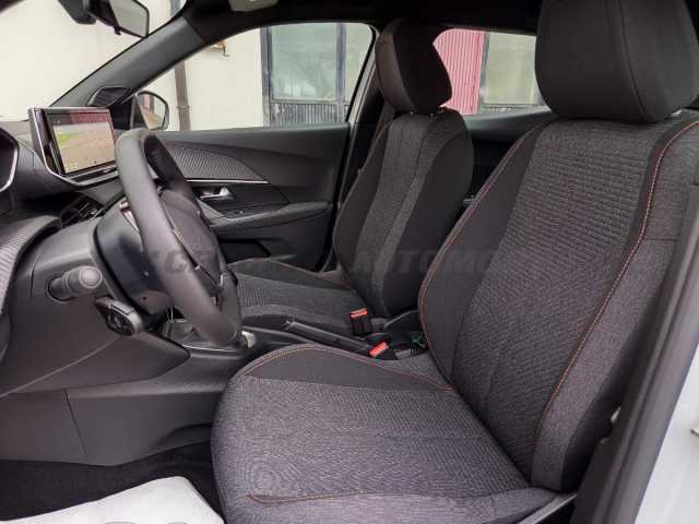 Peugeot 2008 1.2l - white