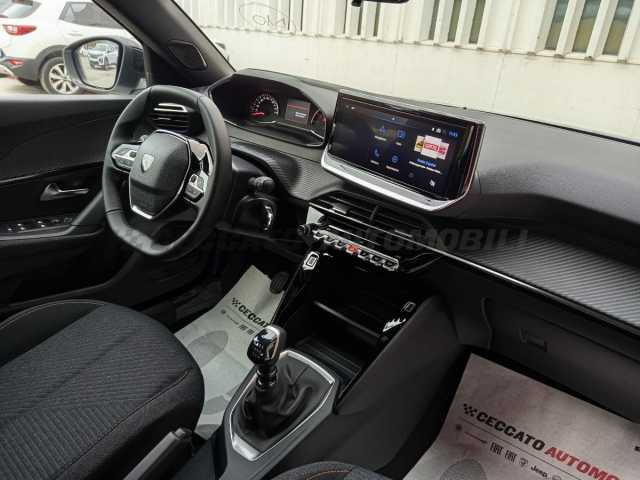 Peugeot 2008 1.2l - white