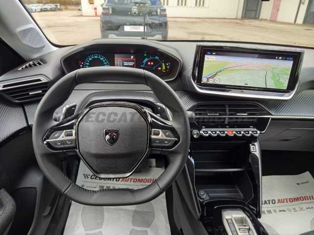 Peugeot 208 1.2l - white