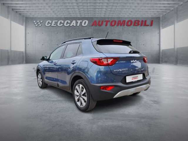 Kia Stonic 1.2l - blue