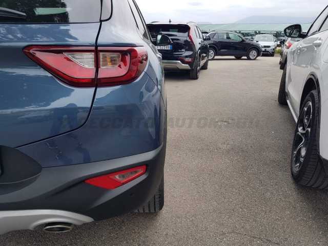 Kia Stonic 1.2l - blue