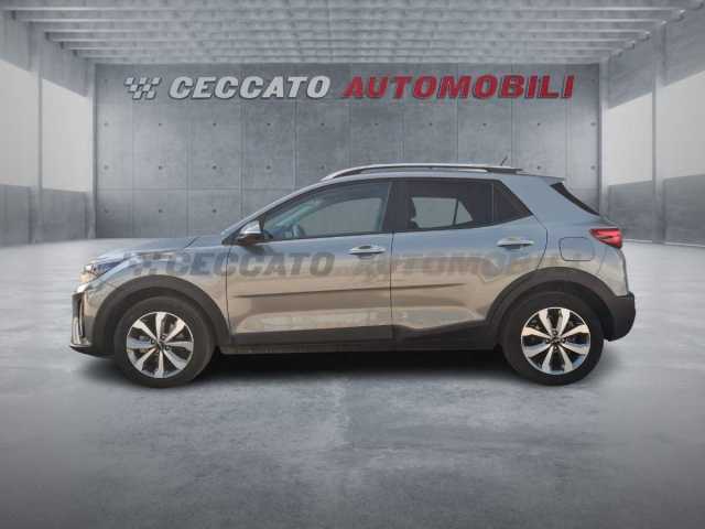 Kia Stonic 1.2l - grey