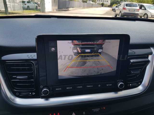 Kia Stonic 1.2l - grey