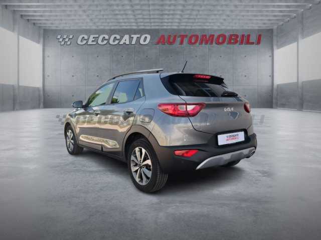 Kia Stonic 1.2l - grey