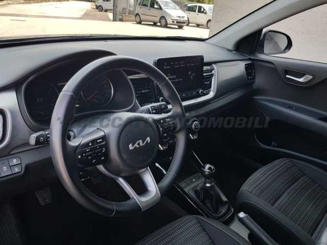 Kia Stonic 1.2l - grey