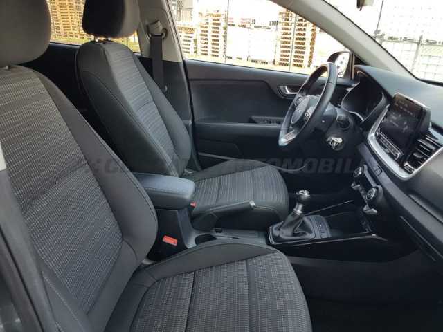 Kia Stonic 1.2l - grey