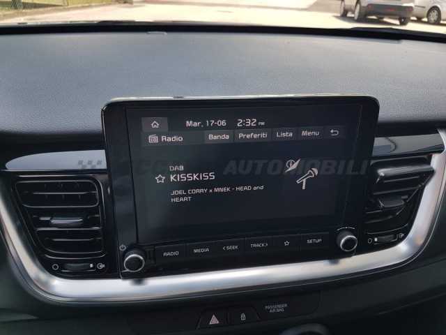 Kia Stonic 1.2l - grey