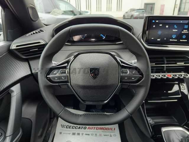 Peugeot 2008 1.2l - black