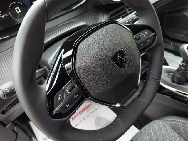 Peugeot 2008 1.2l - black