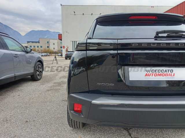 Peugeot 2008 1.2l - black