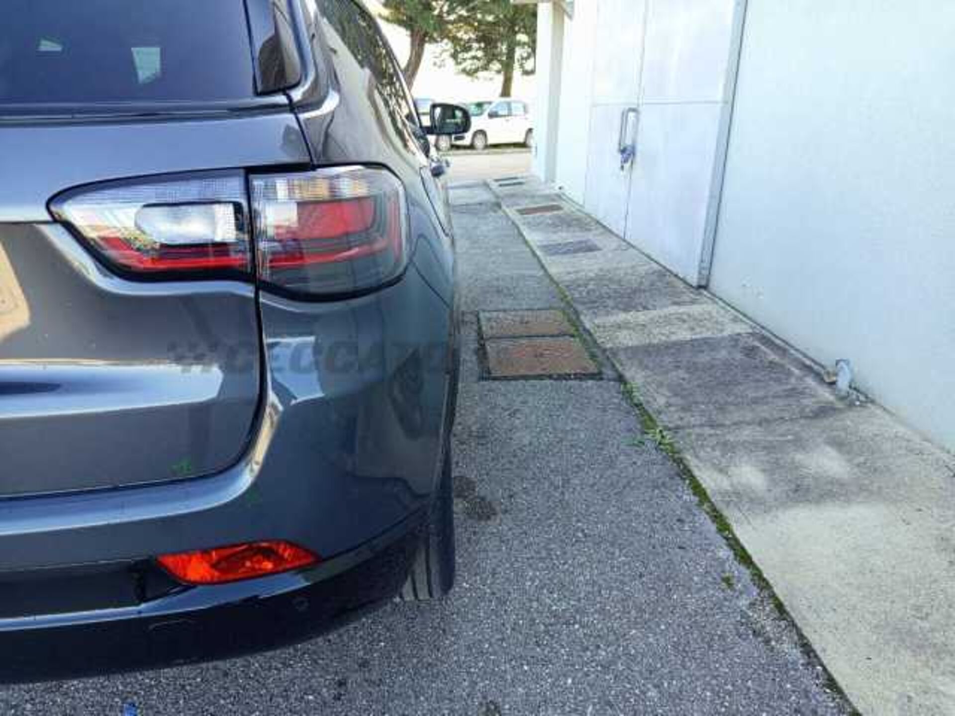 Jeep Compass 1.5l - grey