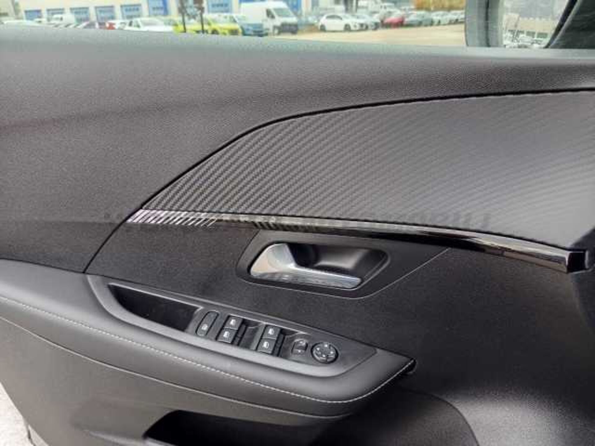 Peugeot 208 1.2l - grey