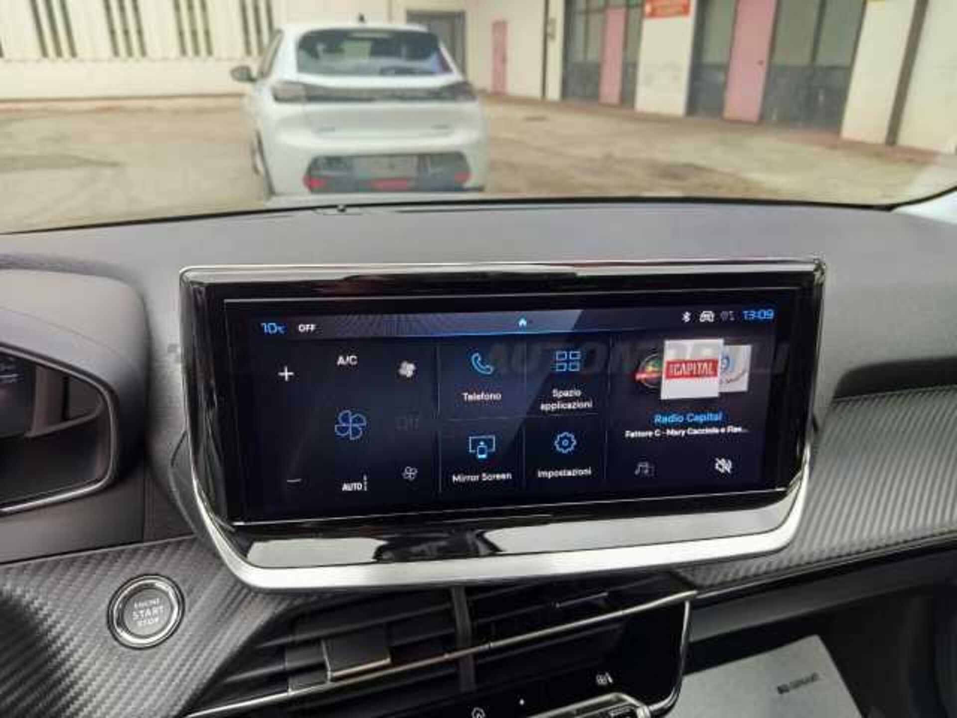 Peugeot 208 1.2l - grey