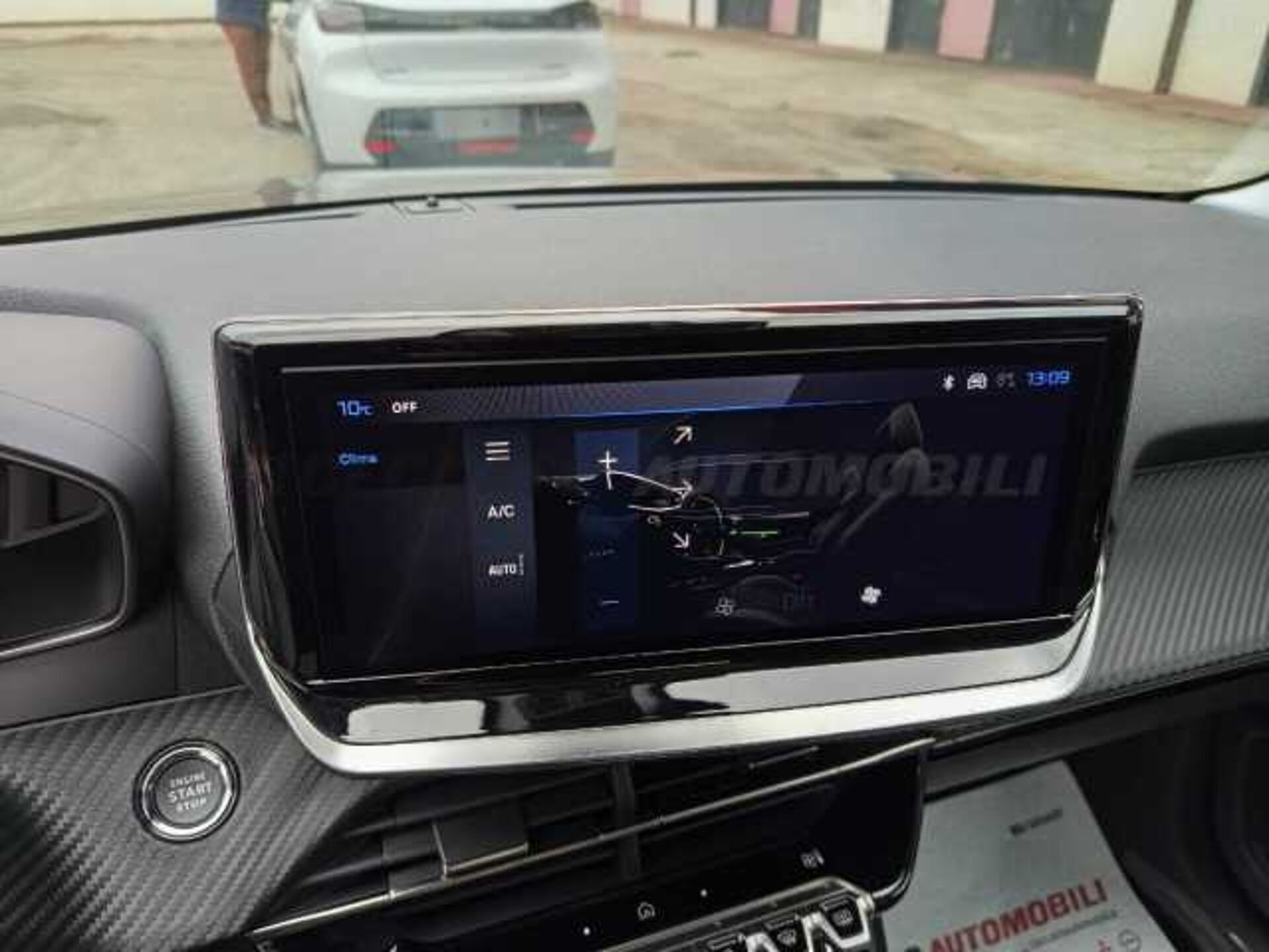 Peugeot 208 1.2l - grey