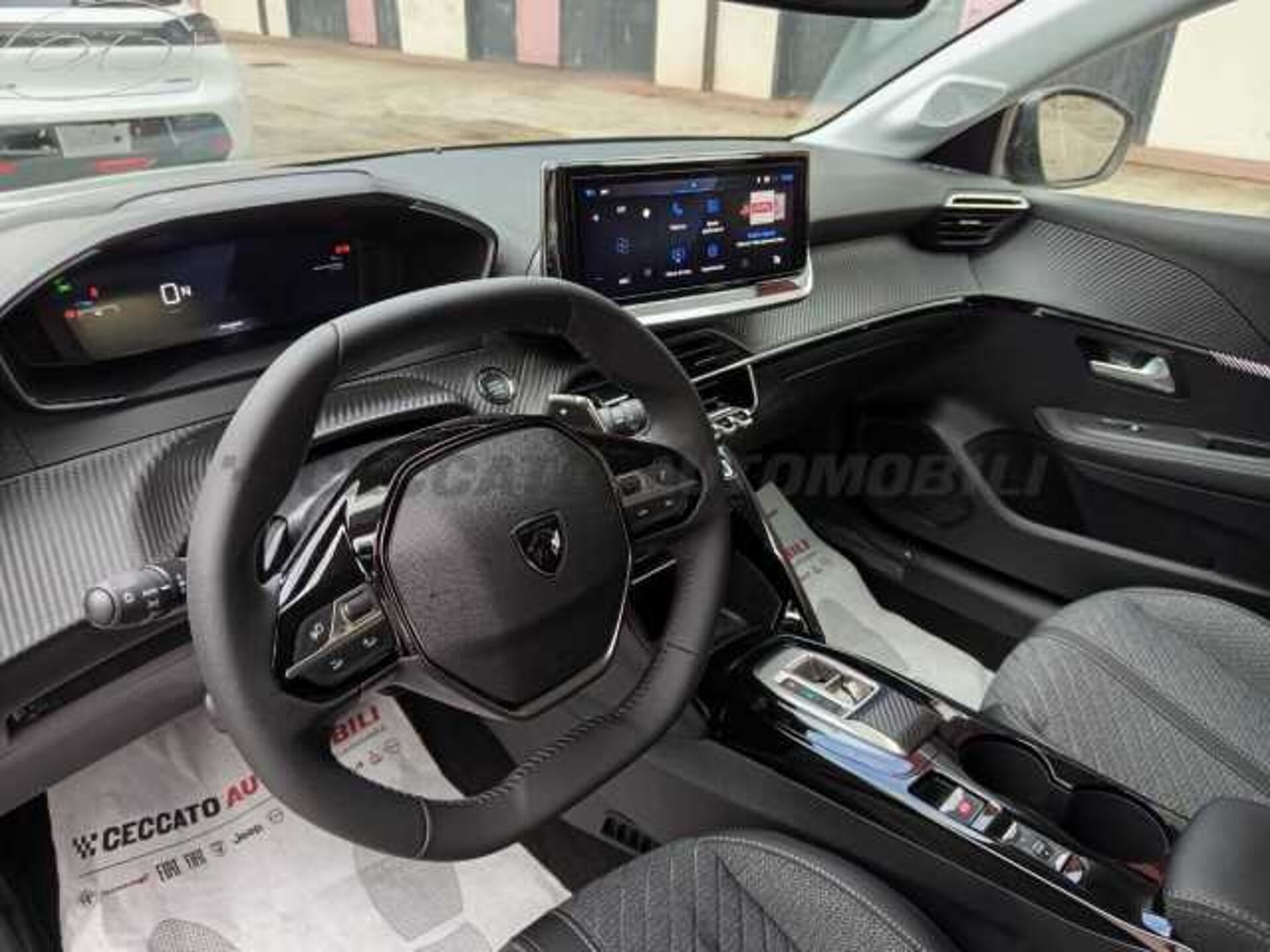 Peugeot 208 1.2l - grey