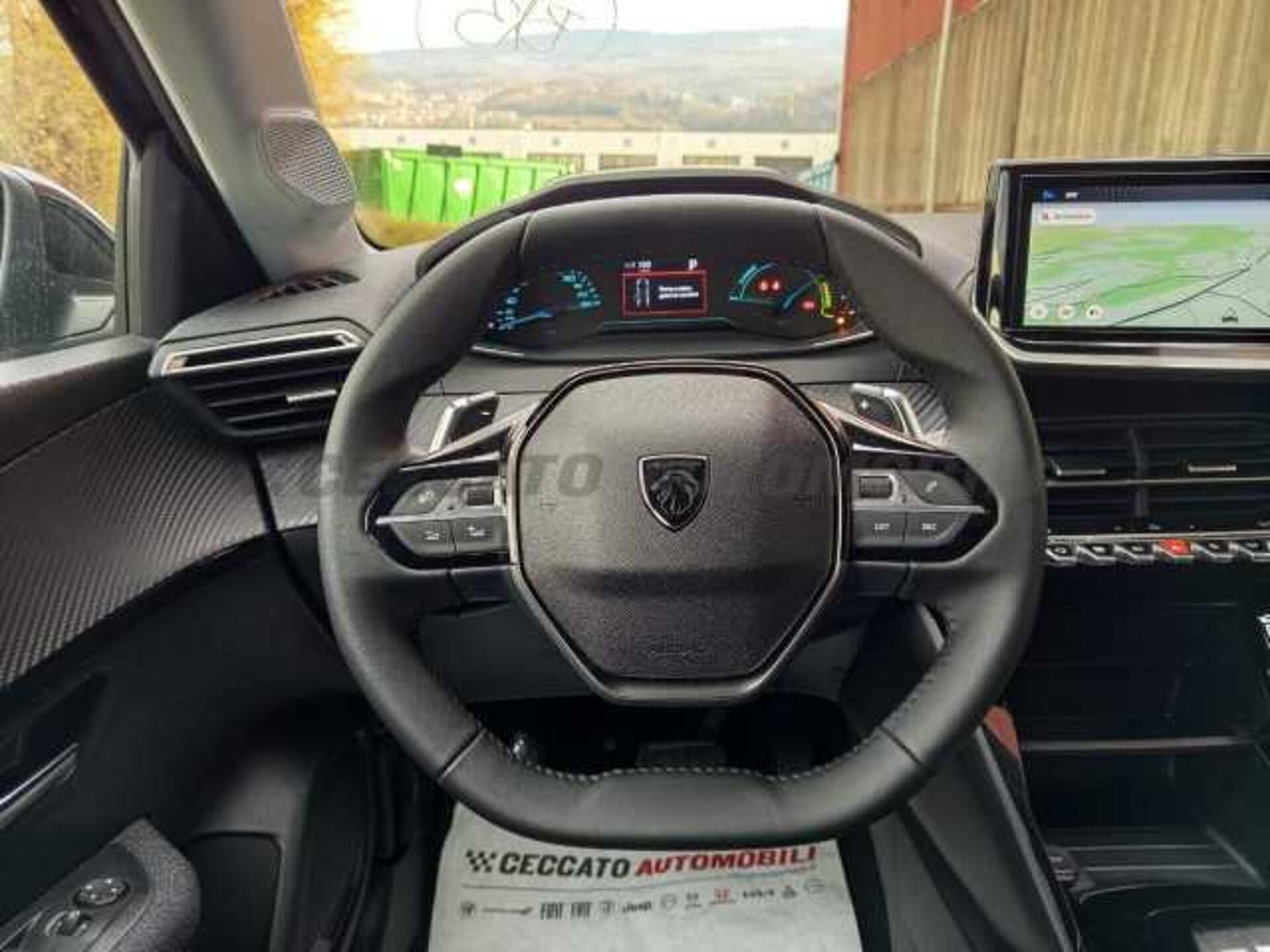 Peugeot 208 1.2l - black