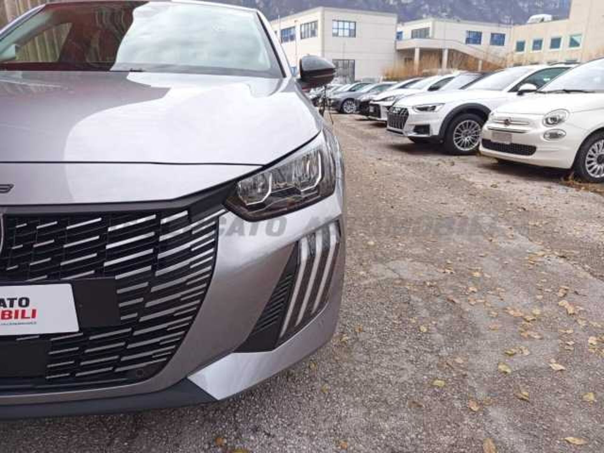 Peugeot 208 1.2l - grey