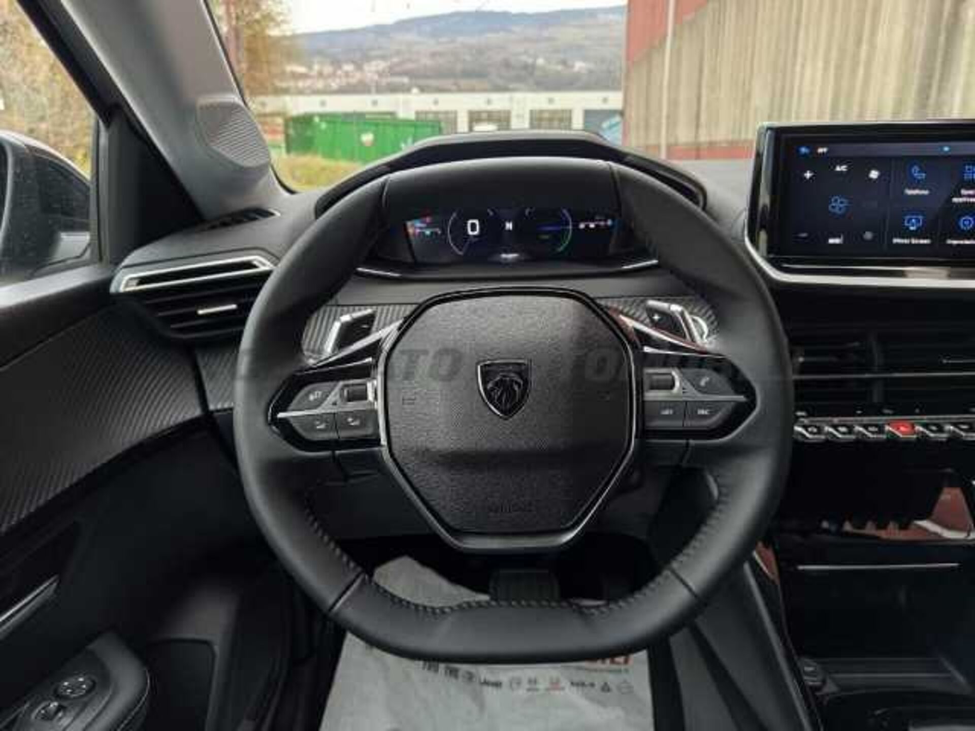 Peugeot 208 1.2l - grey