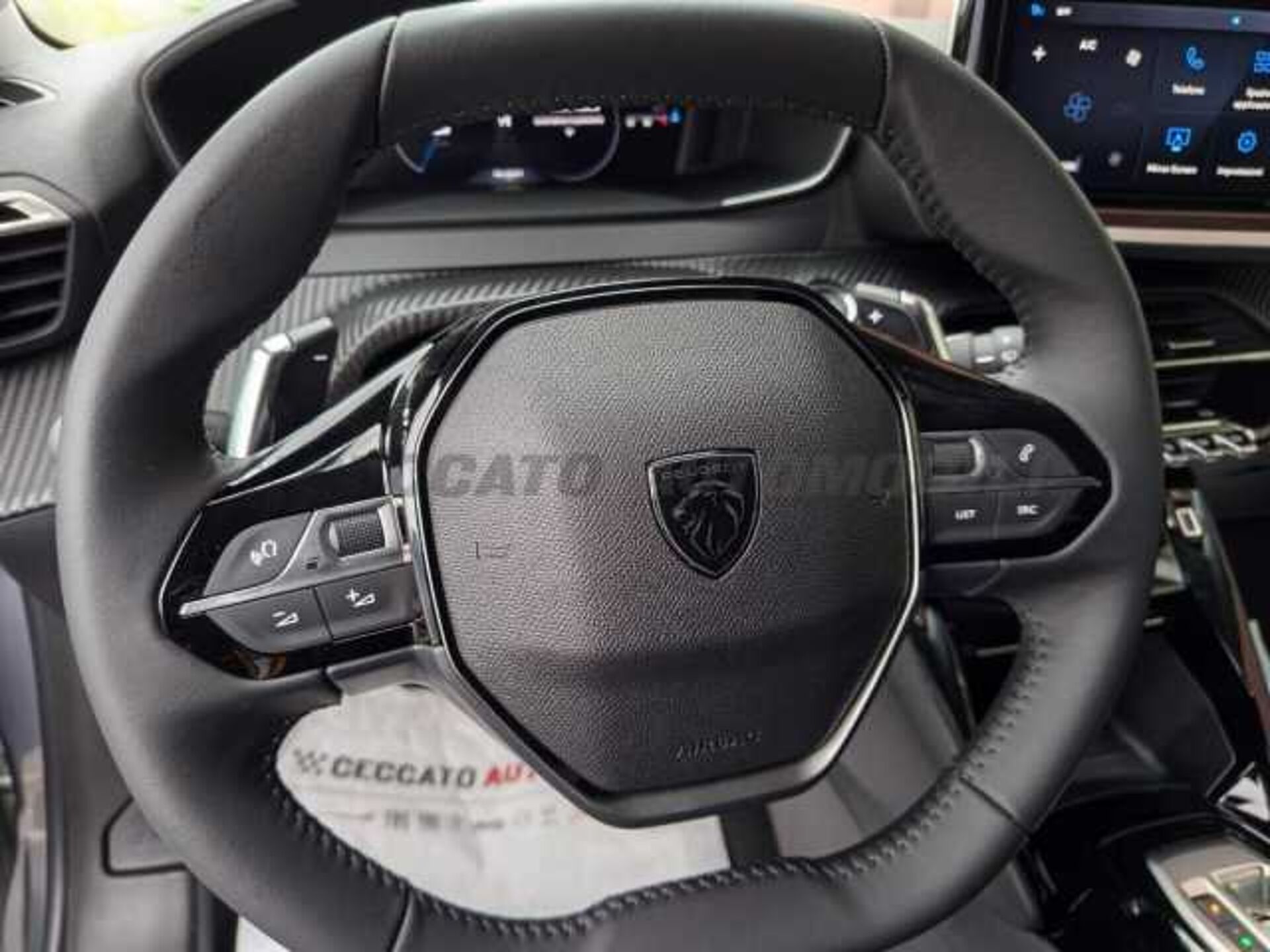 Peugeot 208 1.2l - grey