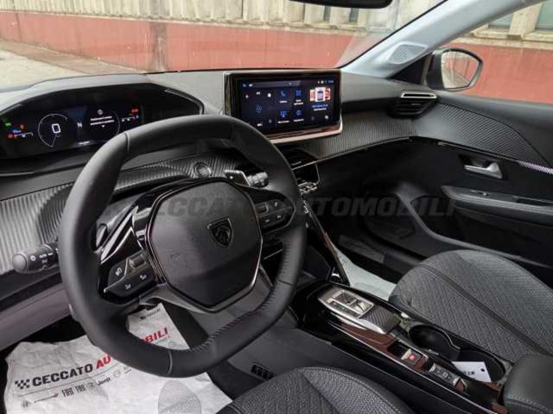 Peugeot 208 1.2l - grey