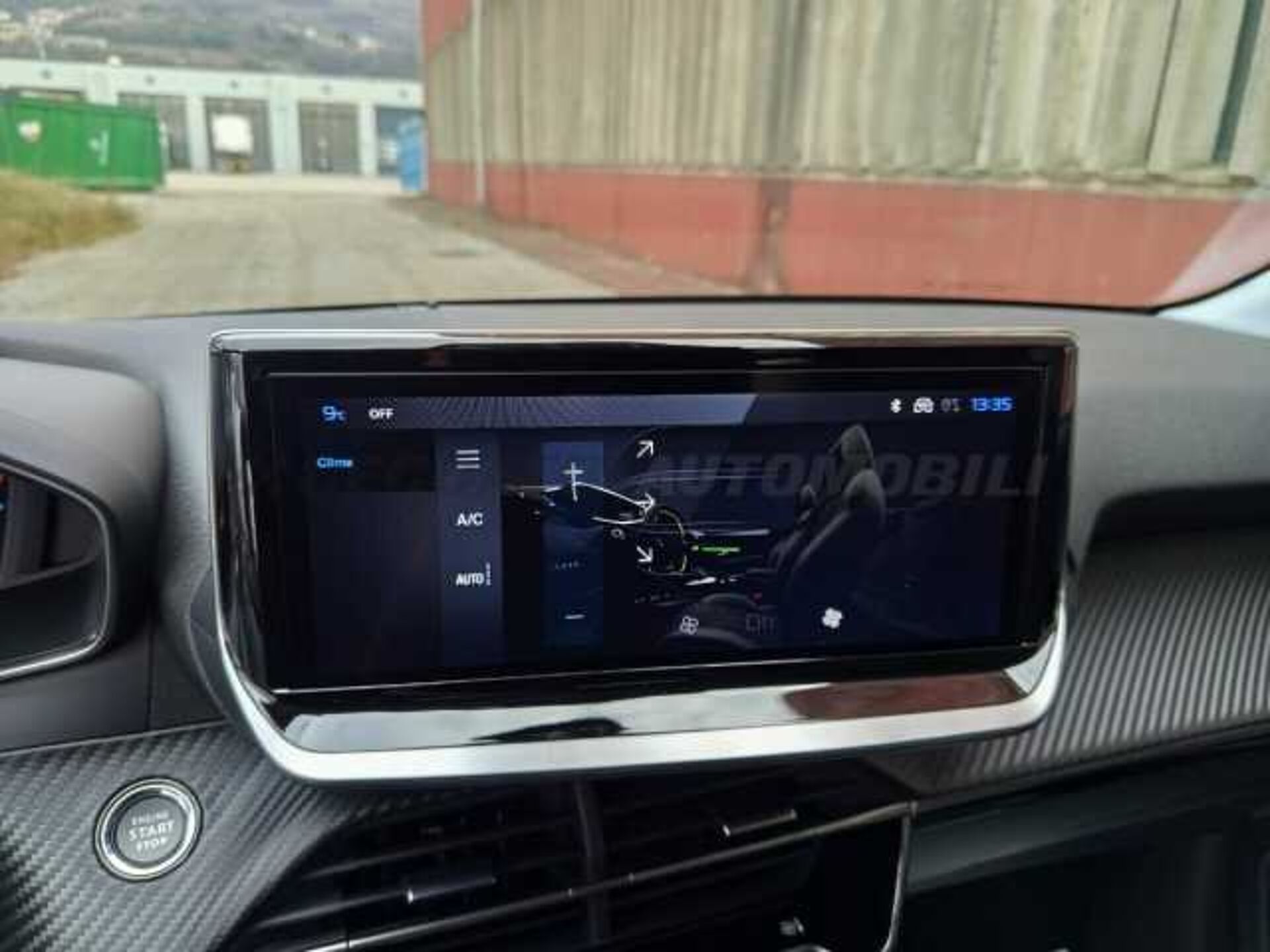 Peugeot 208 1.2l - grey