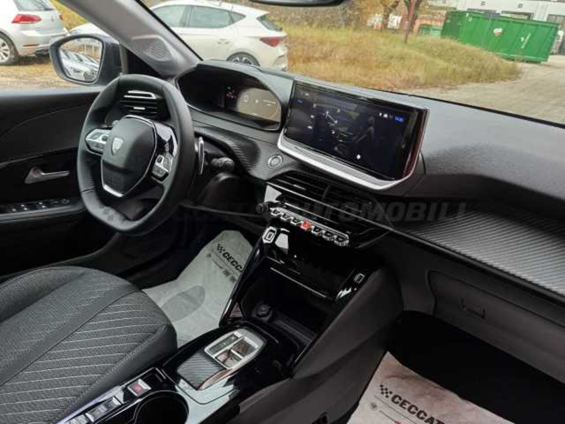 Peugeot 208 1.2l - grey