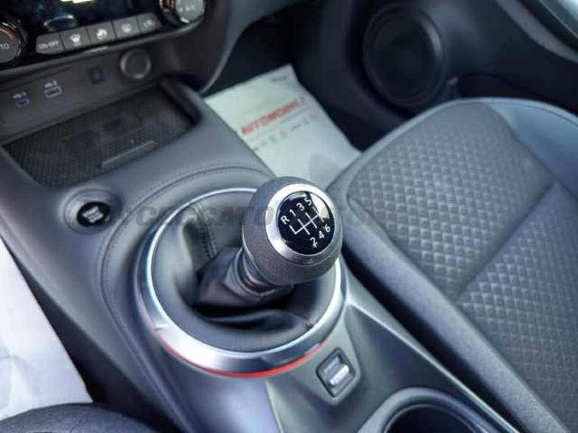 Nissan Nuovo Juke 1.0l - grey