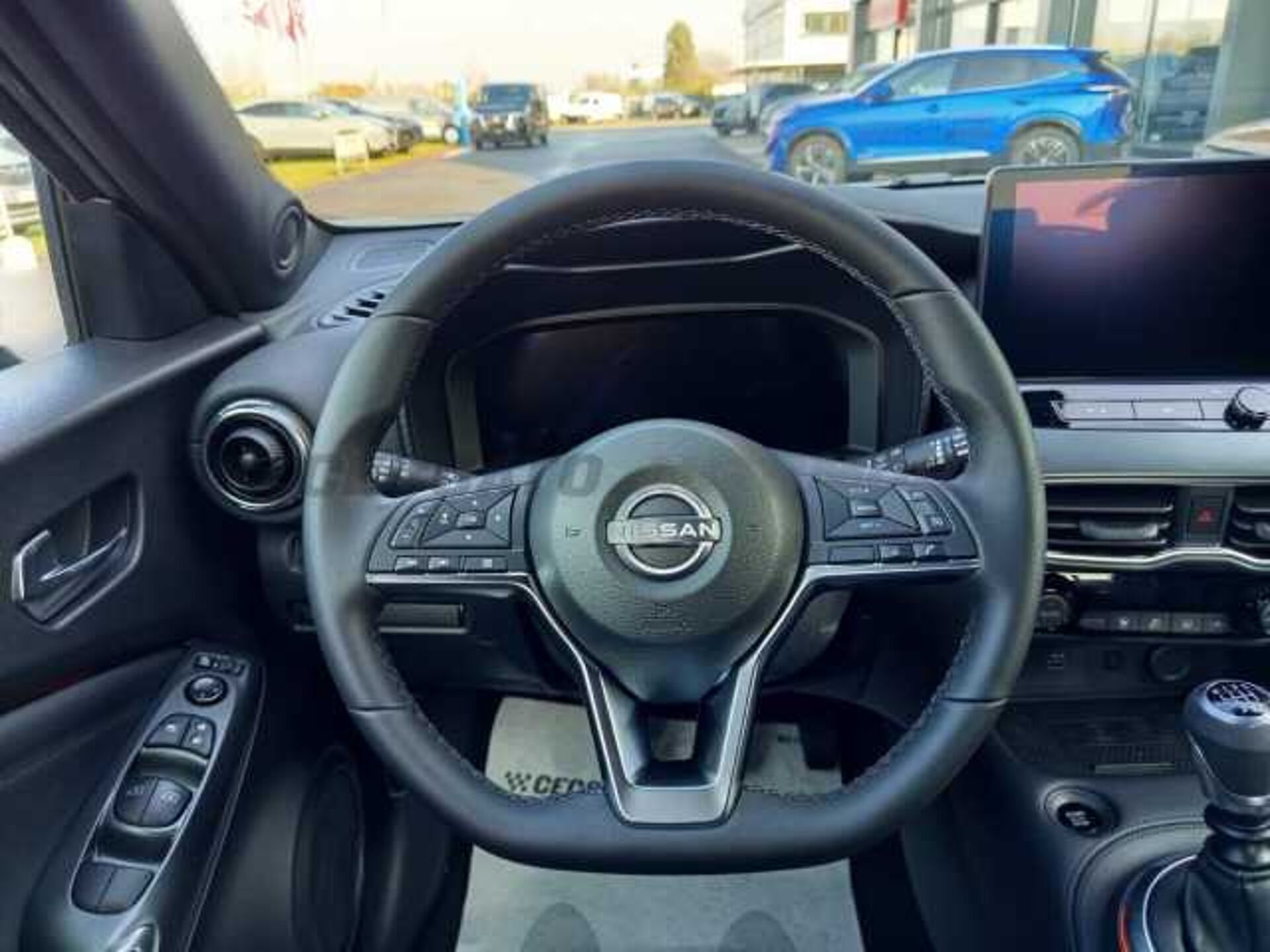 Nissan Nuovo Juke 1.0l - grey