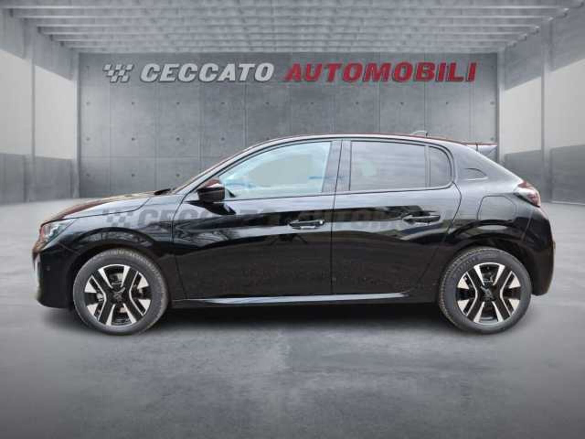 Peugeot 208 1.2l - black