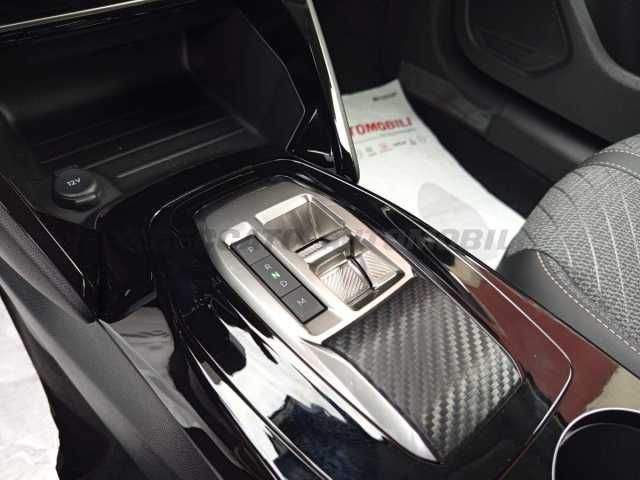 Peugeot 208 1.2l - black