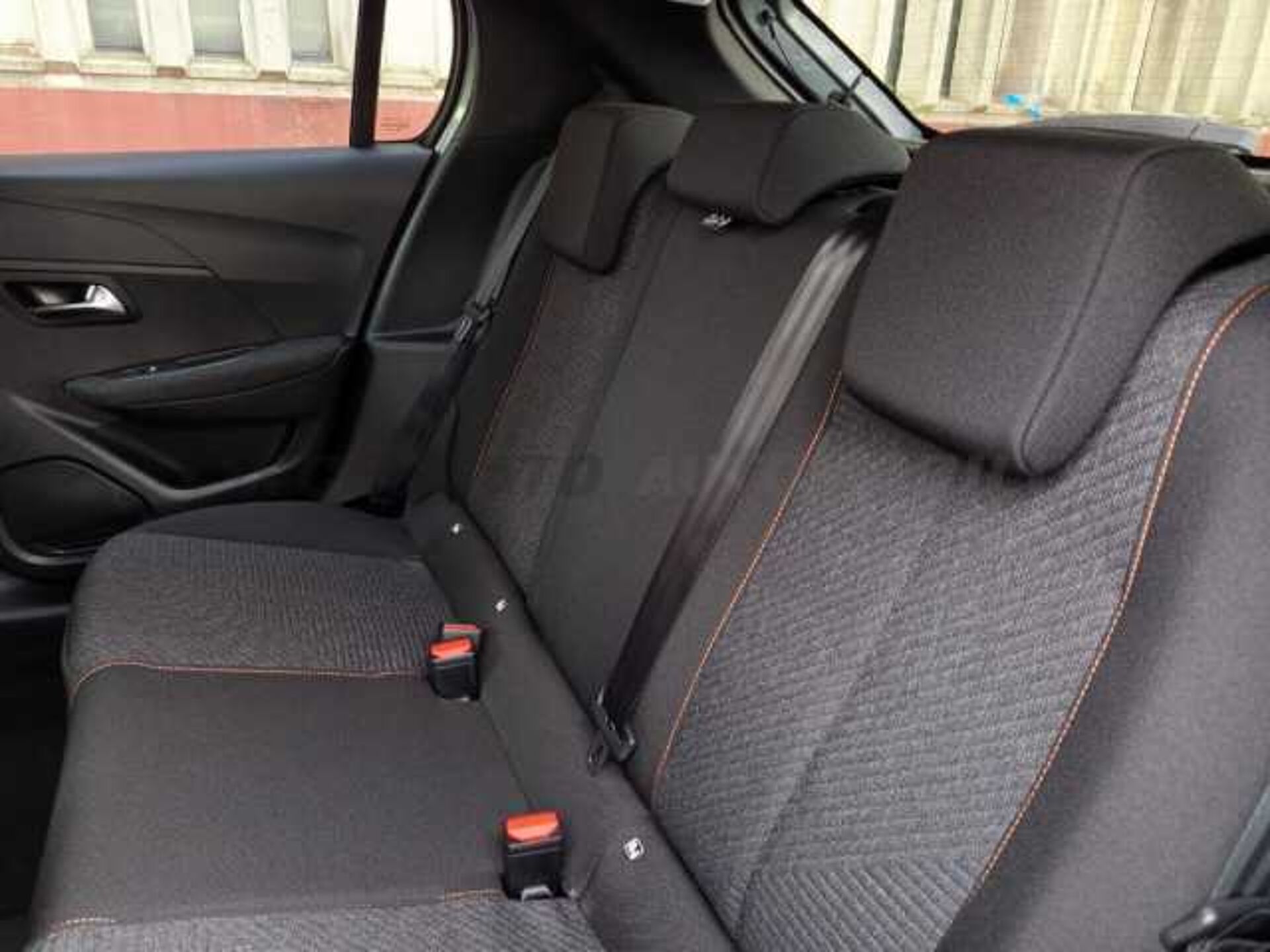 Peugeot 208 1.2l - grey