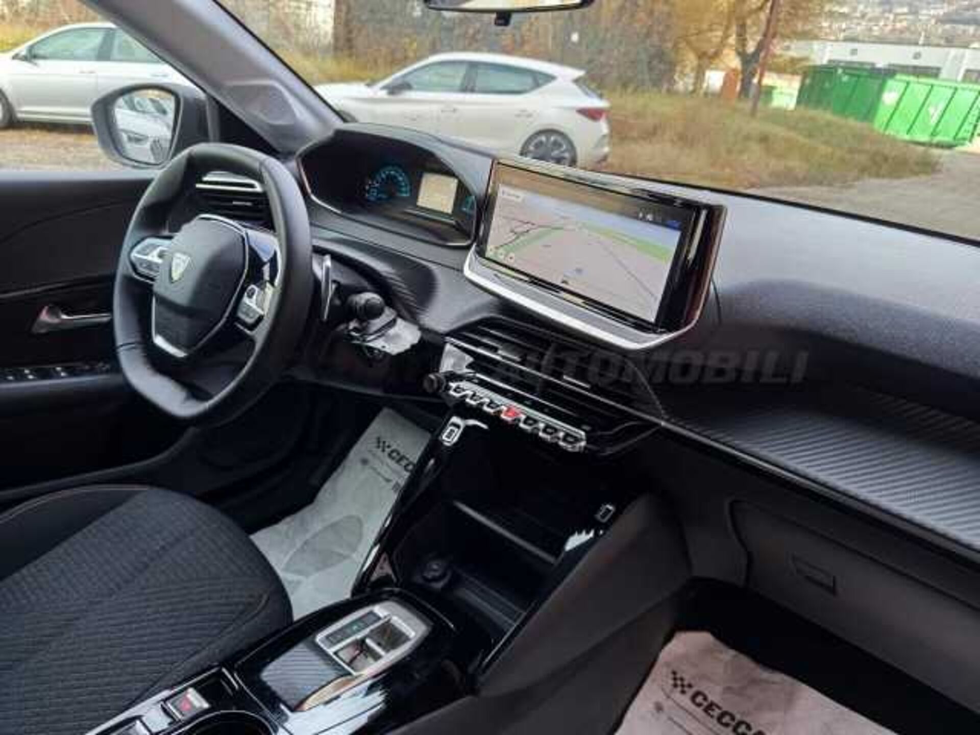 Peugeot 208 1.2l - grey