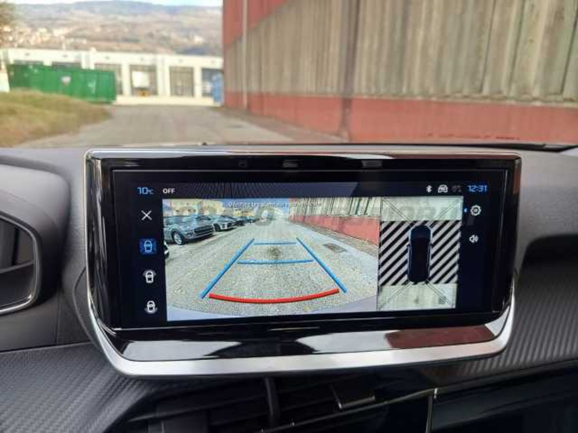 Peugeot 2008 1.2l - black